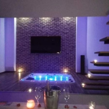 Magnifique Loft Avec Jacuzzi Et Sauna Privatif Ferriere-la-Grande Екстер'єр фото