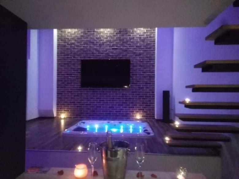 Magnifique Loft Avec Jacuzzi Et Sauna Privatif Ferriere-la-Grande Екстер'єр фото